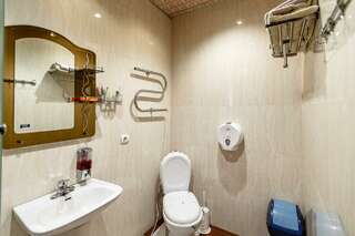 Гостиница Боярд Уссурийск Номер эконом с 1 двуспальной кроватью-7