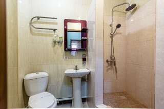 Гостиница Боярд Уссурийск Номер эконом с 1 двуспальной кроватью-7