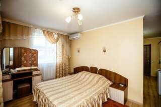 Гостиница Боярд Уссурийск Двухместный номер Делюкс с 2 двуспальными кроватями-3