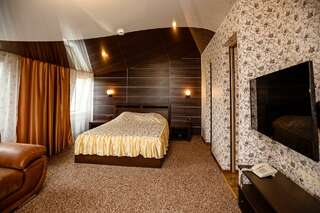 Гостиница Боярд Уссурийск Номер эконом с 1 двуспальной кроватью-9